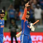 आपदा राहत कार्य हेतु अखाड़ा परिषद ने मुख्यमंत्री को सौंपी 34 लाख की सहयोग राशि