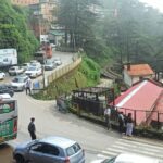 मऊ मे बिजली विभाग के संविदा कर्मी का आतंक, वायरल हुई वीडियो