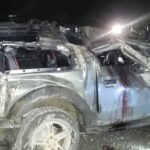 कार के अंदर शव बरामद