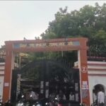 वाराणसी : कचहरी में अधिवक्ताओं के एक गुट ने दरोगा और साथ आए सिपाही को जमकर पीटा, हालत गंभीर