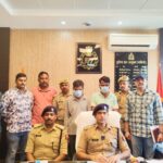 तेजाब पीड़ित युवक की मौत के बाद न्याय की गुहार लेकर डीएम ऑफिस पहुंची मां